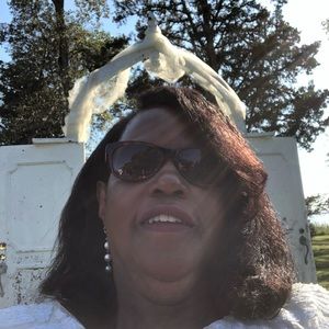 Meet your Posher, Brenda